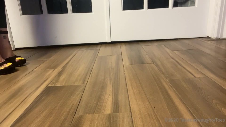 xxx video clip 35 fetiche de coco dulce tatianasnaughtytoes--1263763533-nuevo-2020-11-15-amarillo-pedicura-negro-alto, pies en los pies porno