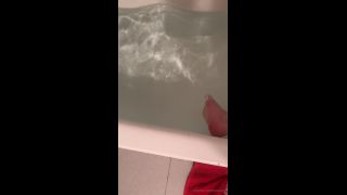 adulto xxx video 27 medias pies fetiche pies porno  dianacane 12-04-2020 Jugar con mis pies en mi bañera jugando con el wat  pies