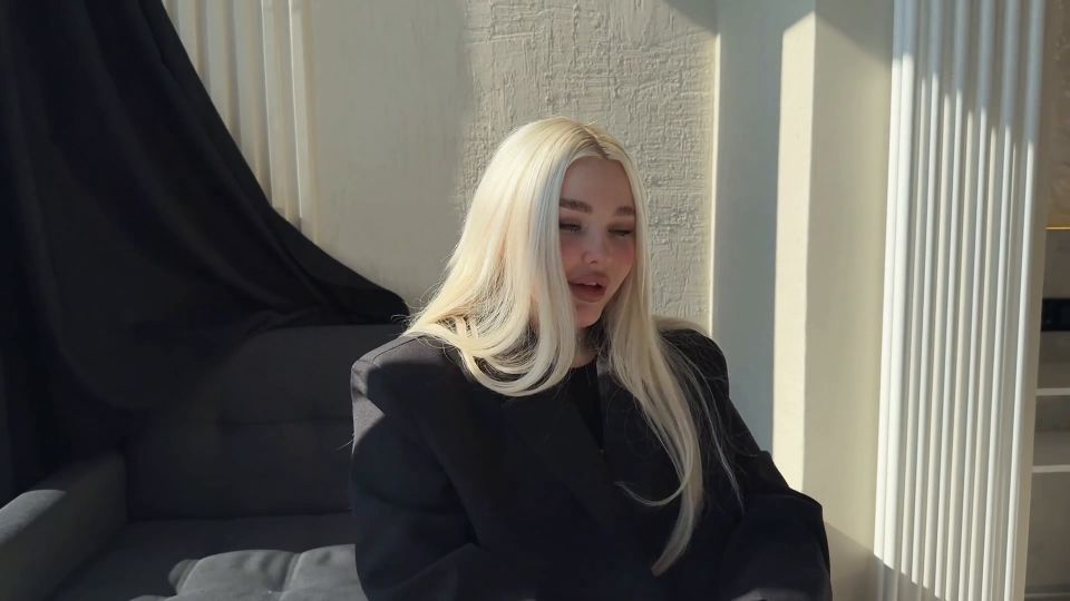 Blondessa's MILF Mom Yoga & Rough Sex Creampie [FullHD]