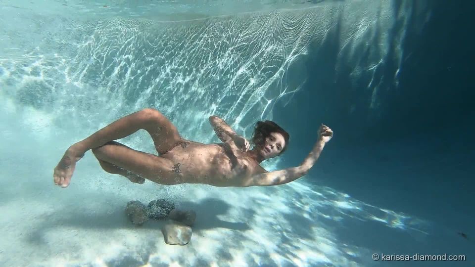 Karissa Diamondgravitation (karissa-diamond, 2018 12 16)