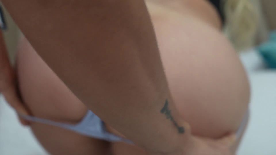 Video Vecino caliente me pide que la folle cuando mi mamá no está en casa...