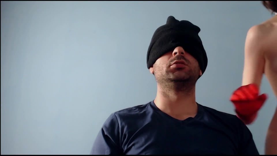 Giada Pepe - Femdom Fetish Guanti Gomma Squishy Face Sega - handjob - femdom porn tall asian femdom