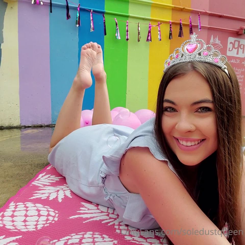 soledustqueen  The FULL SET from on feet porn 