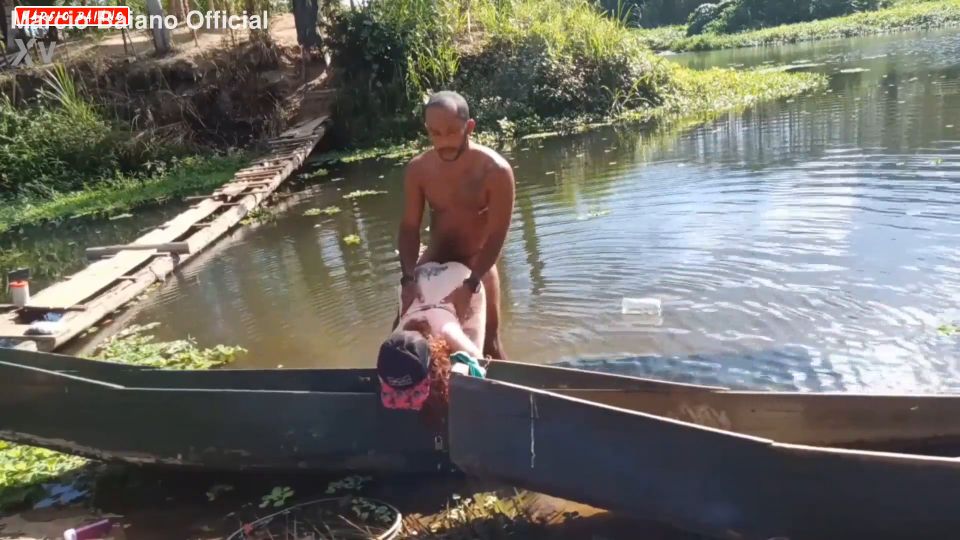 7147 Dentro del barco abandonado y en el puente Hd