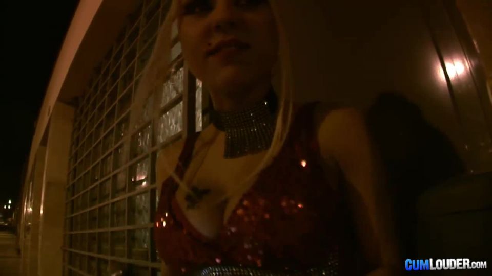 Melody Star en Orgia amateur 720p