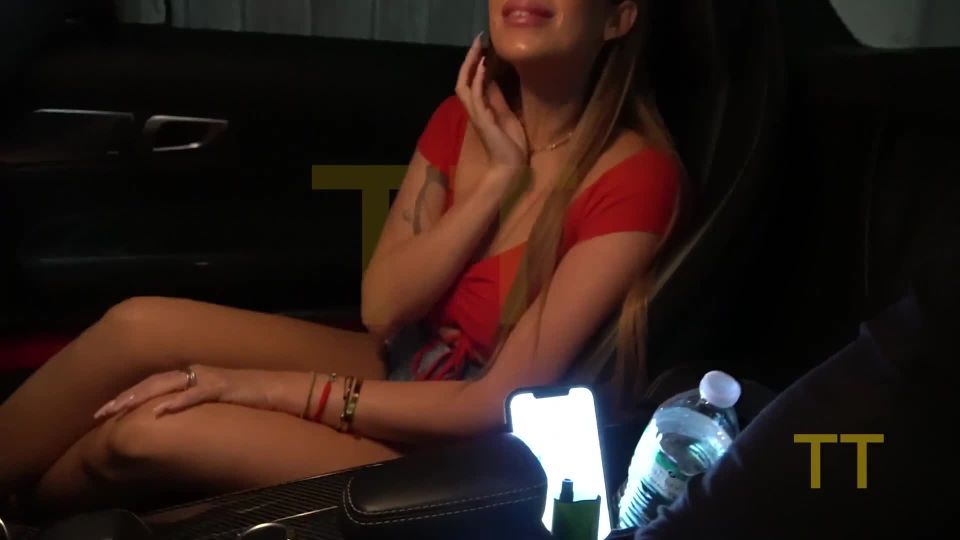 Gold Digging IG modelo se engaña en su prometido con el tipo al azar en un coche agradable TT S1E1 1080p