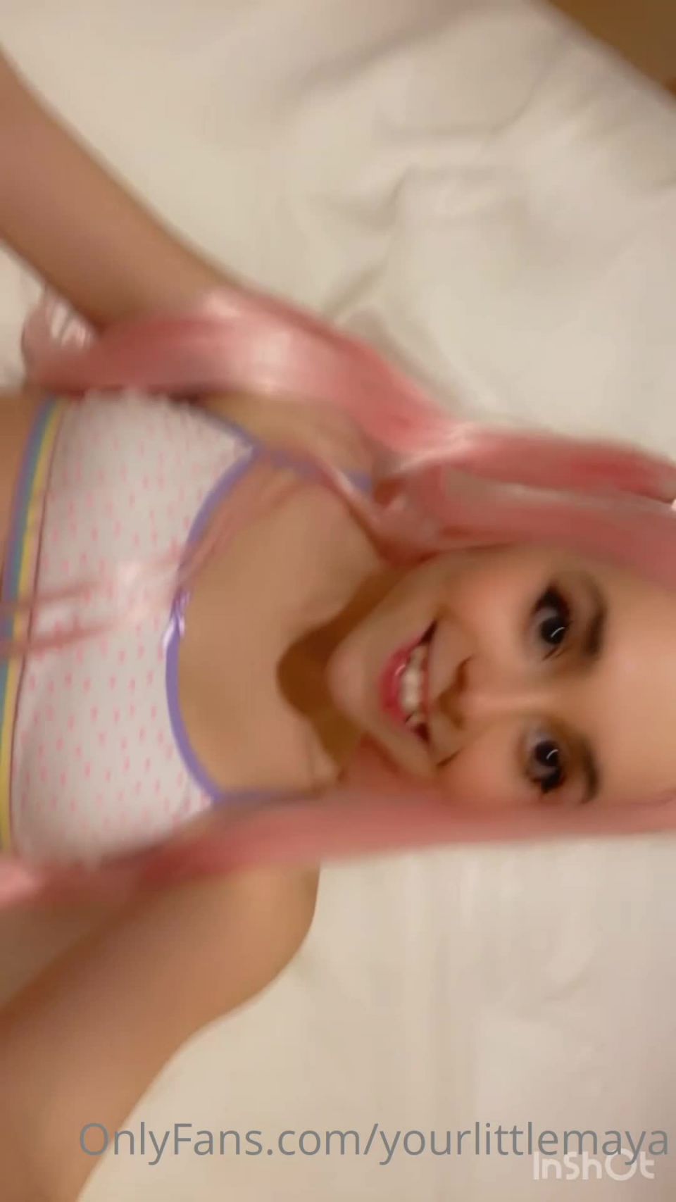 Vídeo rabioso con Maya (@yourlittlemaya).