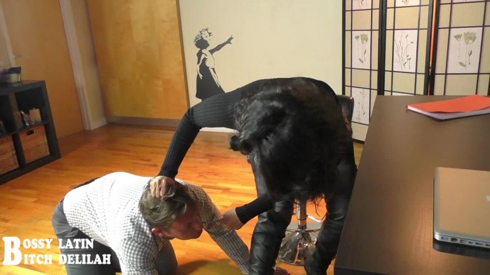 Latin Bitch Bossy DelilahBossy Latin Bitch Delilah - Ruthless Booting Licking