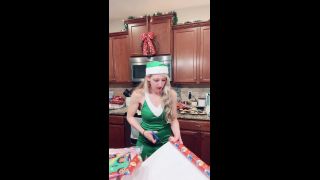 ErikaSwingz - Wrapping Christmas Presents LIVE - Christmas