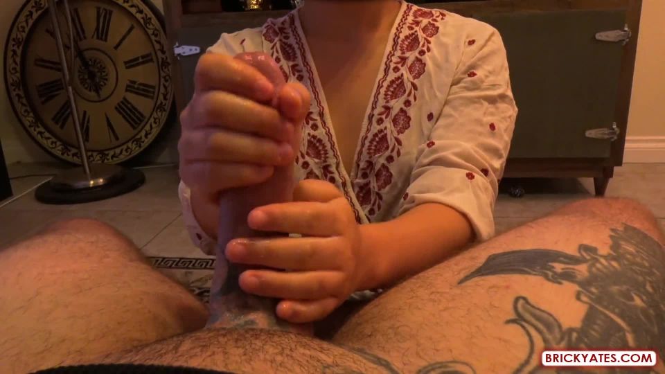 Asiática feliz final durante la cuarentena asiática