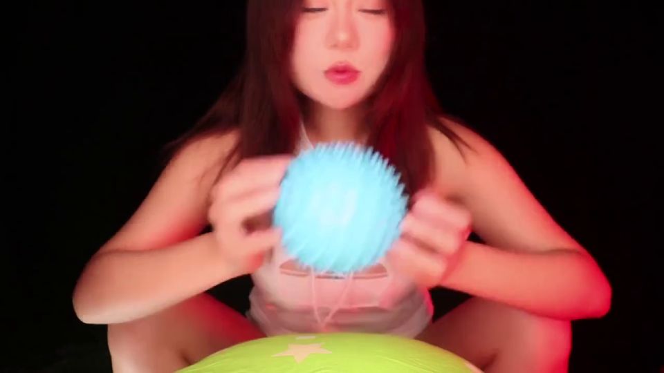 YuiASMR - ASMR Hot Novia Masaje Corporal Completo  Masaje de oído y Gel Masaje