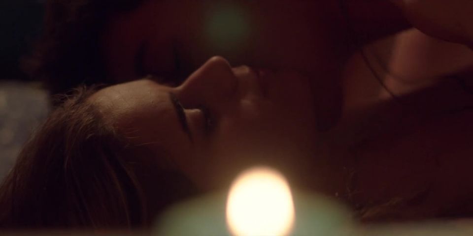 Julia Gibert, Natalia Barrientos - Les de l'hoquei s01e05 (2019) HD 720p!!!