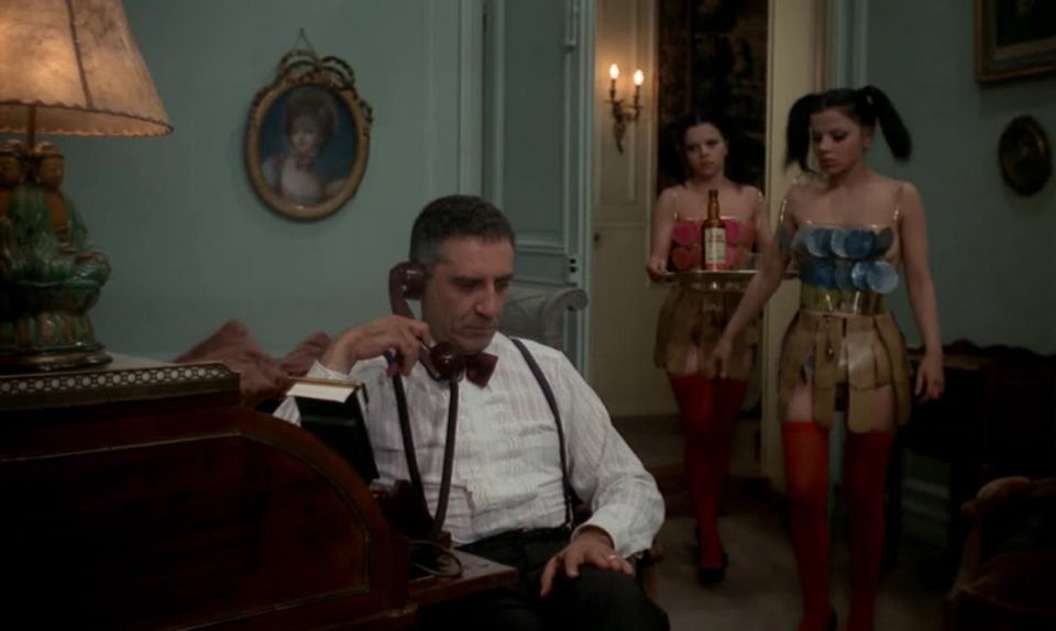 video gratis 32 La vampire nue  fetiche  músculo vintage femdom