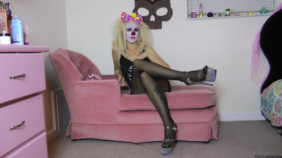 gratis porno video 37 Kitzis Payaso - Pierna Crossing Findom - mente follada - masturbación porno femdom hotwife