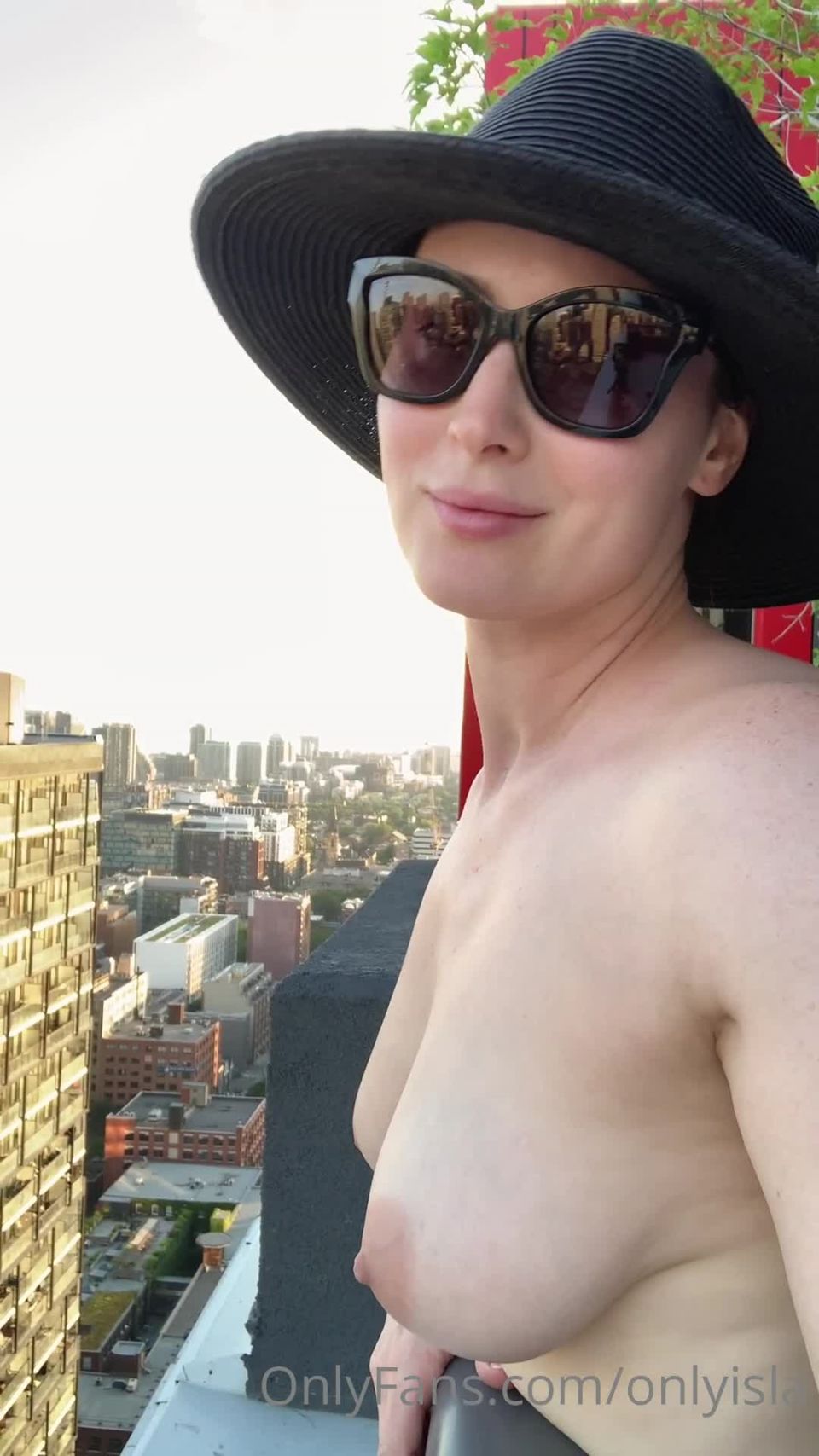 onlyisla 06-07-2020 Ven conmigo Te prometo que nadie puede ver...(MILF porno)