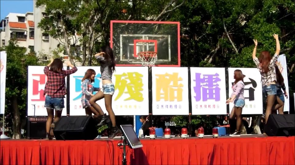 Voyeur Performance 39 - hpset11373, on voyeur