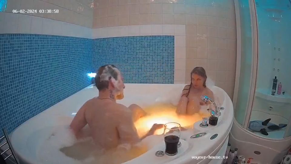Exclusivo, Apartamento de baño Tonk, Alexander y Martha Rec24 2024-06-02 - HD 720P