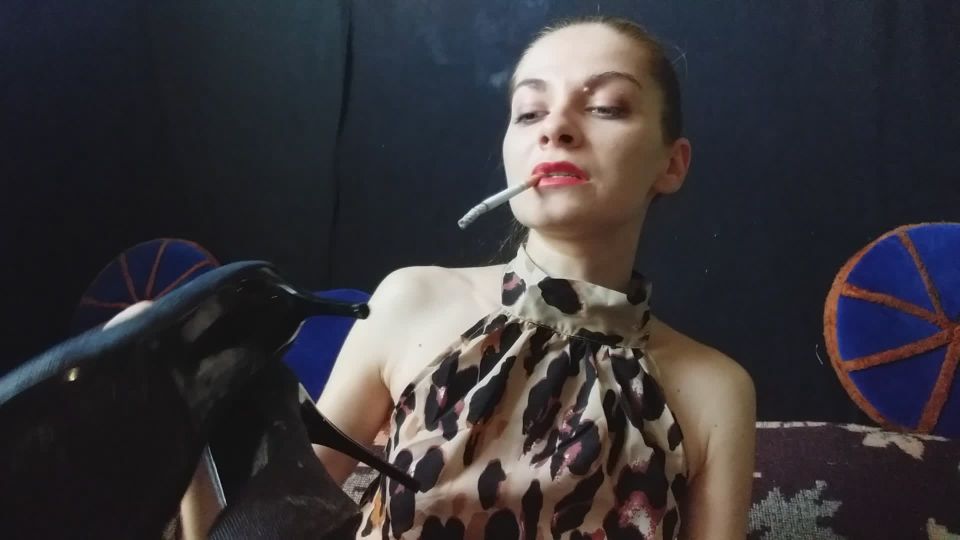 Colgando mientras hablaba - Fumar