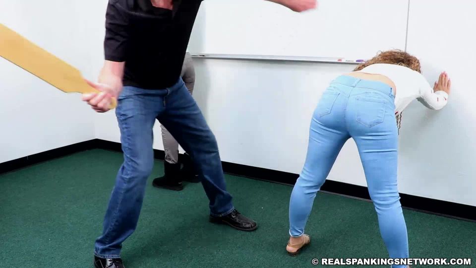 gratis porno video 40 RealSpankings – Tirado de la clase Para un remo (parte 1) - pad fetiche porno maxi