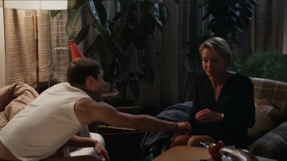 Vilma Cibulkova, Dana Markova,Tereza Voriskova - Zemsky raj to na pohled (2009) HD 1080p - (Celebridad porno)