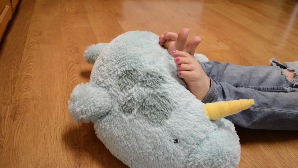 online xxx video 40 The Sole Mates - Kip Barefoot Smothers Her Favorite Stuffed, brother foot fetish on fetish porn 