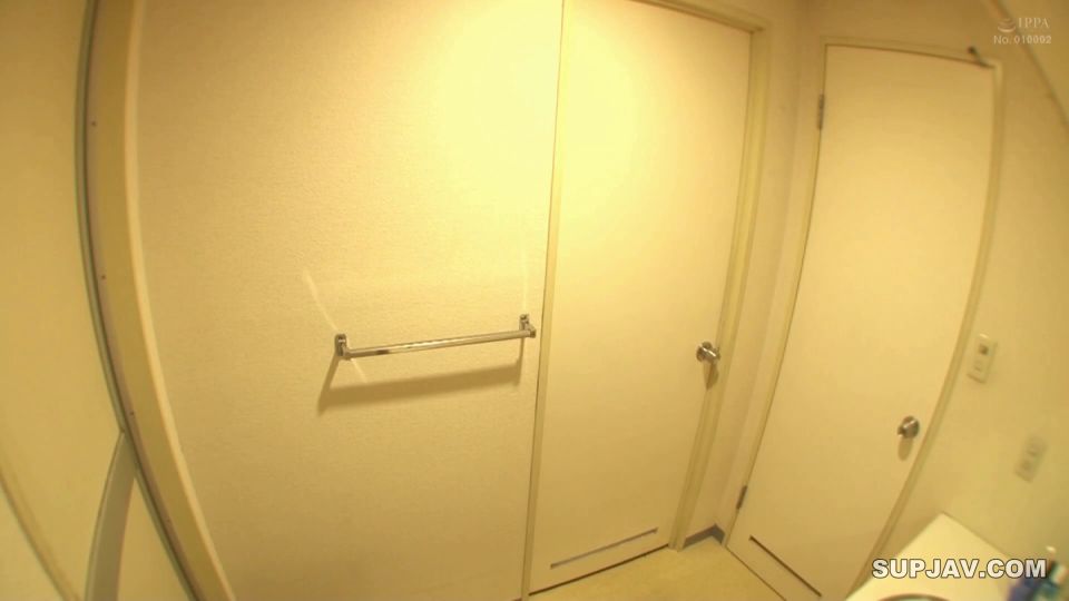 Reducing Mosaic HAWA-138 素人妻が一般大学生の自宅にコンドーム1つ渡され一泊 一度のゴム姦では満足できず宿泊中2度もガチ中出しを許してしまう 騎乗位が得意なちょいSスレンダー妻 かほさん32歳