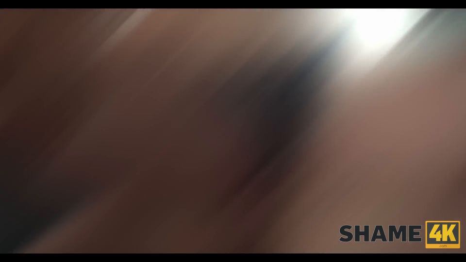 Lynna Nilsson - The Late Bird (Amateur porn)