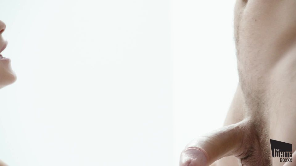 Vinna Reed in Making her little ballerina music box sing 1080p FullHD