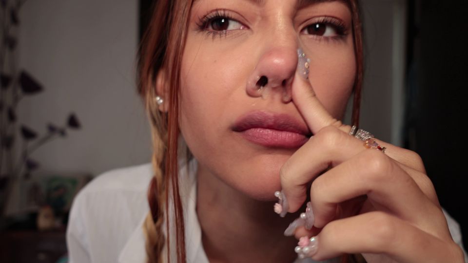 Cloe stone Scott - the student likes to get snot