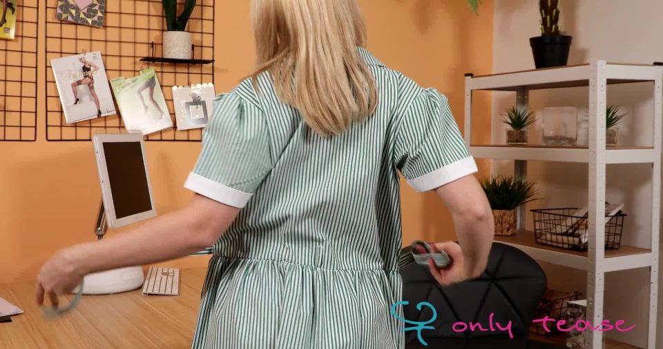 [GetFreeDays.com] Patricia-A-20221107-OT-33281-mp4_ cosquillas de pie