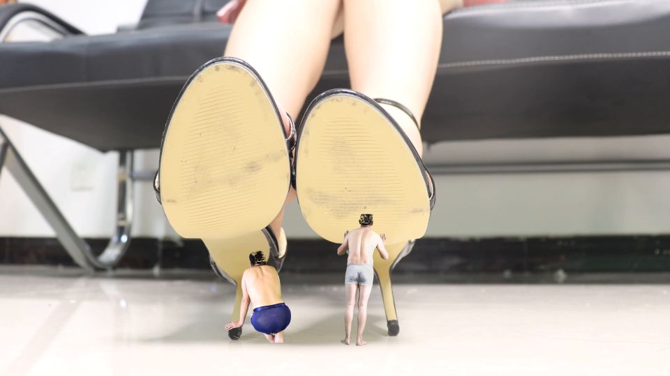 online clip 44 Anna diosa Fantasy Wonderland – Gigante Coco Sandalias de tacón alto Enanos Hombres y mujeres Adoran 4K en fetiche porno femdom pies