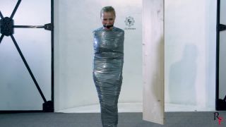 RF MOVIOS - Vila. Mumificación flotante en una tabla.