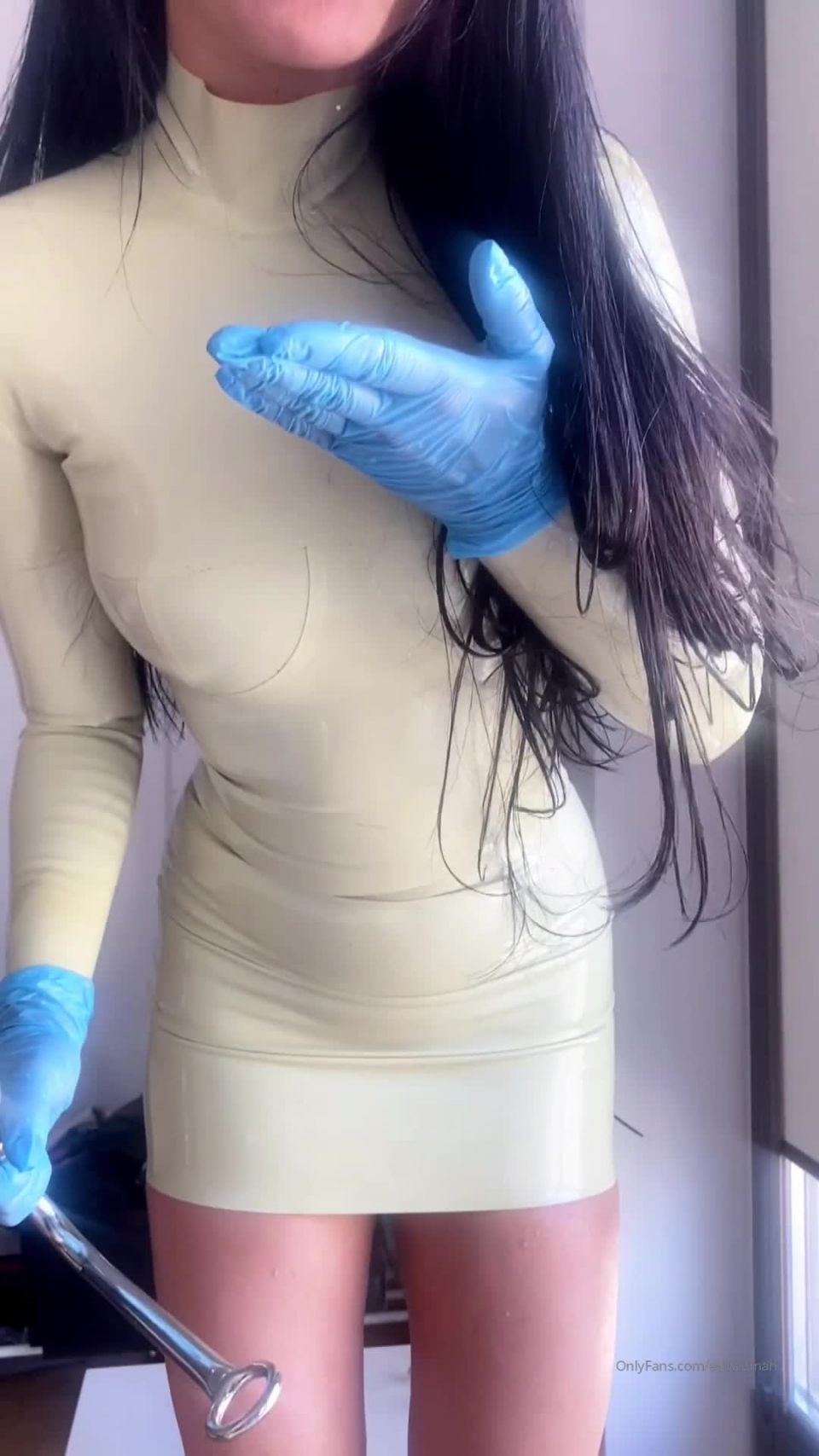 20-04-01 17341622 Mal Doctor bienvenida No se preocupe Sólo necesito examinar aaaall sus agujeros ( ) 1080x1920