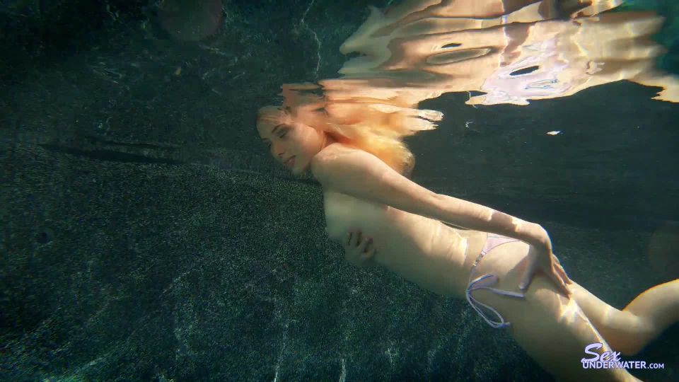 SexUnderwater e1101 Dixie Lynn UW Photo Shoot (mp4)