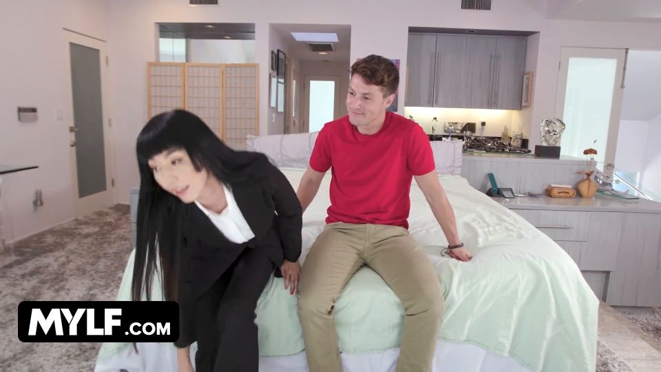 6246 My Remorseful Stepmom Lets Me Touch Her Muff Because She...