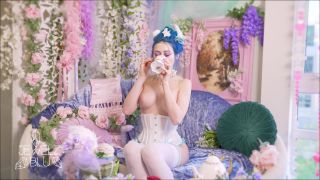 jewelzblu 5e82802c3be8203a42eba source