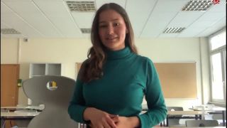 Mary2001 – Mein erstews Video – Vorstellung und direkt auf der Uni,  on milf porn 