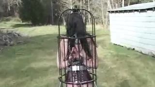 Casa de Gord18 10 05 Anastasia Pierce - Birdcage Truck (Escena)