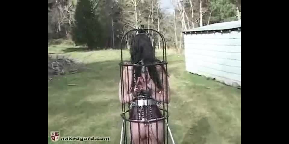 Casa de Gord18 10 05 Anastasia Pierce - Birdcage Truck (Escena)