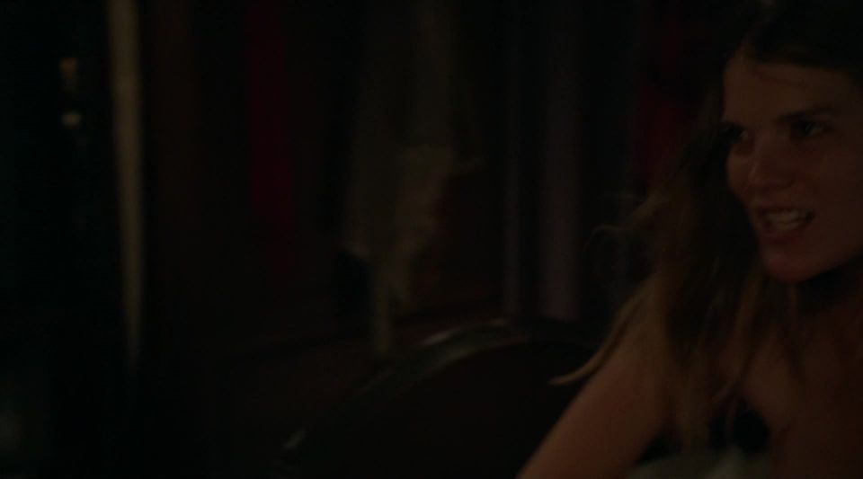 Emma Greenwell – Vergonzosa s05e03 (2015) HD 1080p!!!