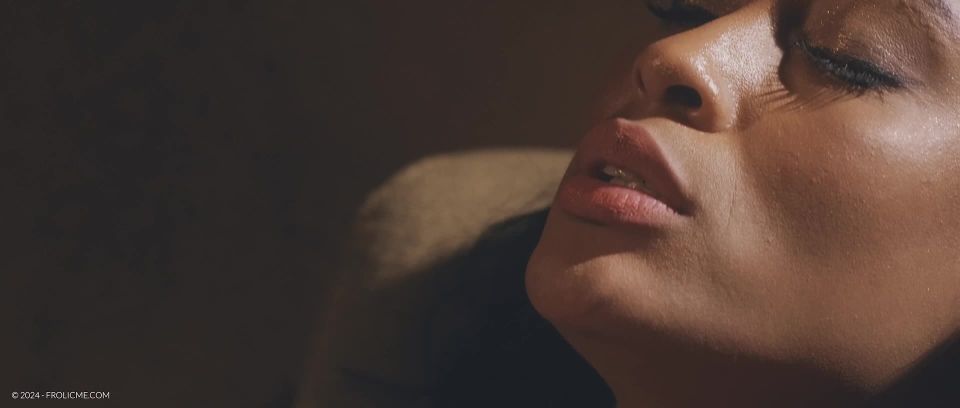 [FrolicMe] Samantha Cruuz Before My Date [03.15.24] [1080p]