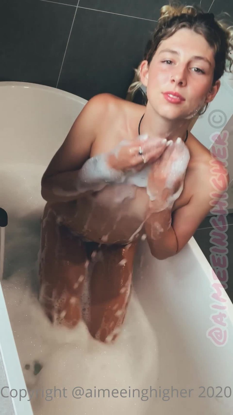 Onlyfans - aimeeinghister - MISS AIMEE - aimeeinghisterPensamiento Id presentar mi viejo pero nuevo Bubble Oooo video con este sano n mojado t - 05-07-2021