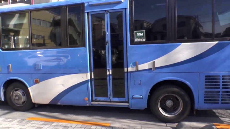 Crowded bus, black pantyhose OLs, rubbed my dck and she grabbed back! ⋆.