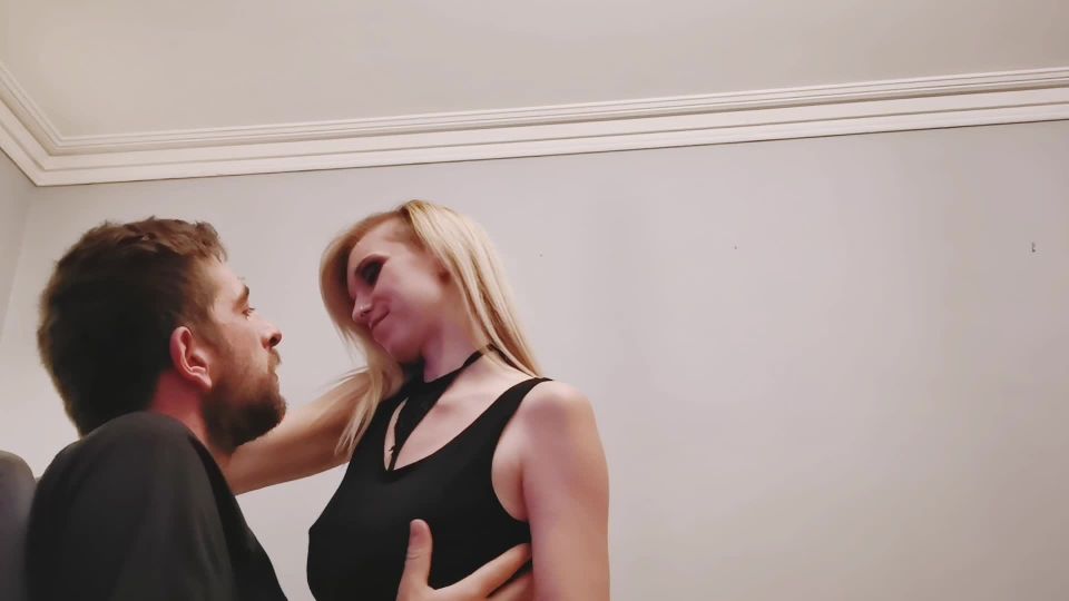 7126 Mala representante Stripper