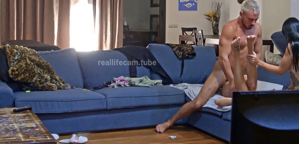 Reallifecam - Margo And Sara With Wolf Have Hot Thresome Sex Pussy Play In The Livingroom 15.02.2025 - Amateur