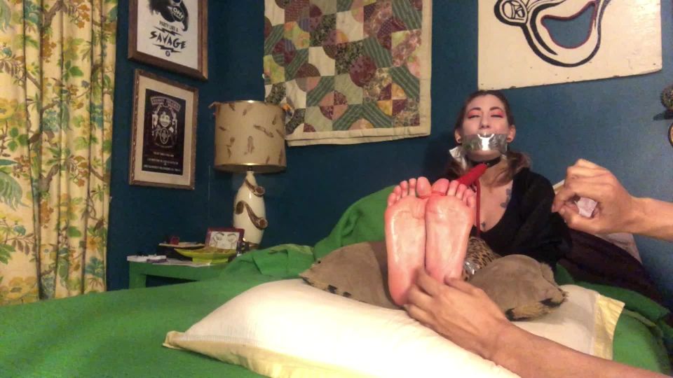 ScarlettStorm – Scarlett Bound and Tickled Tickling!