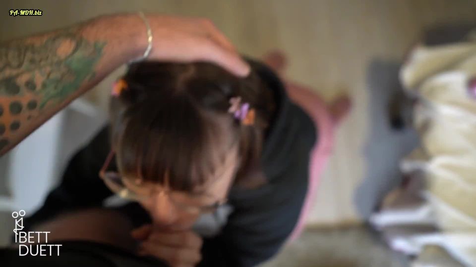 Cariño, tengo dolor de garganta - Mamada