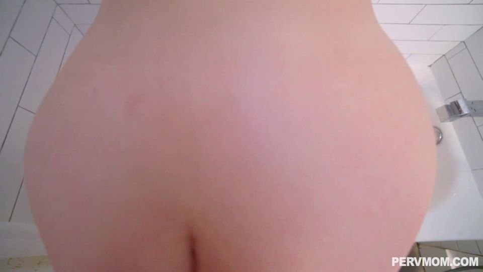 PervMom Ivy Lebelle Relieves Stress in HD Sex Scene