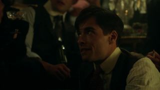 Christina Ricci – Z El comienzo de todo s01e04 (2017) HD 1080p!!!