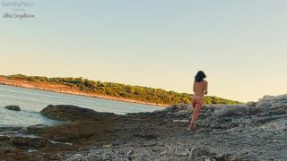 GentlyPervGentlyPerv CUMS ON MissSexyRoom at a beach  A beautiful real TROIA ITALIANA at work